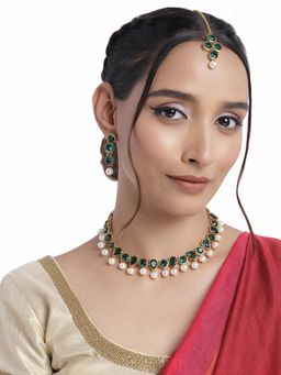 Peora - Women Green Kundan Pearl Ethnic Choker Jewellery Set