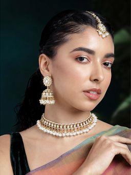 Peora - Women White Gold Plated Beads & Kundan Studded Jewellery Set