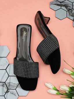 XE Looks - Sophisticated and Classy Grid Design Flat Sandal