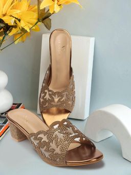XE Looks - Comfortable and Stylish Siroski With Short Heel Sandal