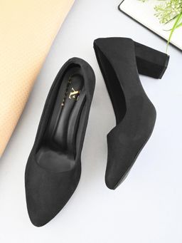 XE Looks - Elegant with a soft suede finish heel Sandal