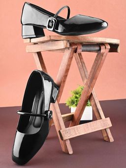XE Looks - Glossy Strap Detail Cushioned Block Heel Mary Jane Pumps