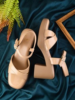 XE Looks - Glossy Criss-Cross Strap Design Block Heel Sandal