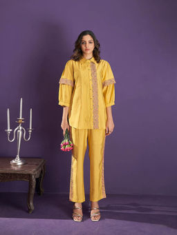 KAFTANIZE - Yellow Embroidered Kurta and Pants (Set of 2)