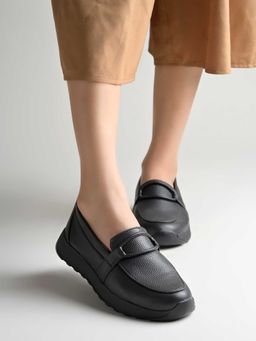 Shoetopia - Women Black Casual Loafers