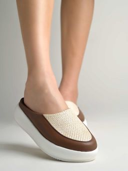 Shoetopia - Women Brown Platform Mules