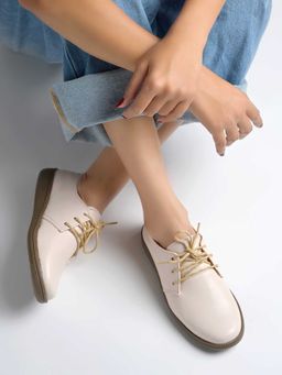 Shoetopia - Women Cream Sneakers