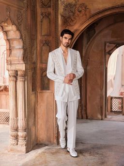 CONTRAST BY PARTH - Ivory Ishrat Jacket with Kurta and Pant (Set of 3)