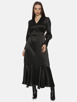 IS.U - Women Black Solid Midi Dress