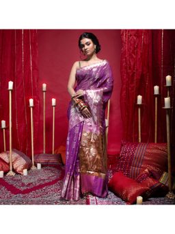 Boveee - Women Magenta Organza Woven Saree Without Blouse