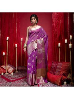 Boveee - Women Magenta Cotton Woven Saree Without Blouse