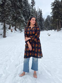 URZUV - Kashmiri Paisley Black Summer Pheran Kurta
