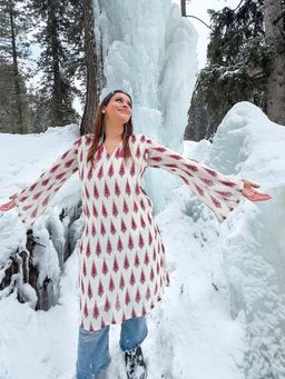 URZUV - Kashmiri Pine White Summer Pheran Kurta