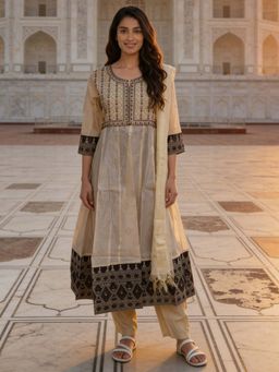 Rangita - Women Off White Embroidered Anarkali Kurta Pant And Dupatta