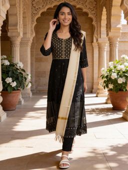 Rangita - Women Black Embroidered Kurta Pant And Dupatta