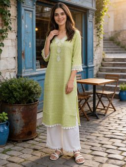 Rangita - Women Green Cotton Embroidered Straight Kurta With Pant