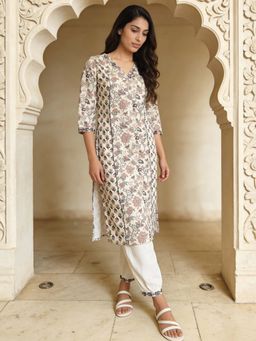 Rangita - Women Cream Cotton Embroidered Straight Kurta With Salwar