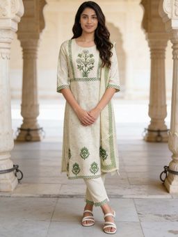Rangita - Women Off White Embroidered Straight Kurta Pant And Dupatta