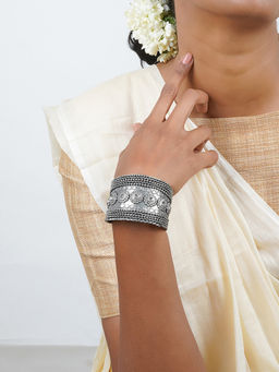 Teejh - Aadhiya Silver Oxidised Bracelet