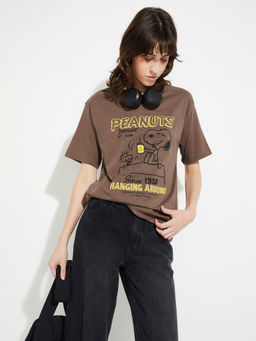 max - Brown Character Round Neck T-Shirt