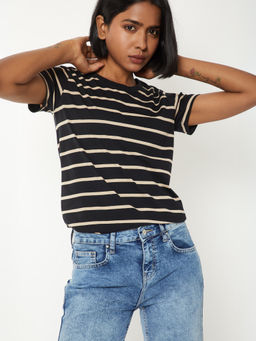 max - Black Stripes Round Neck T-Shirt