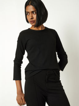 max - Black Textured Round Neck T-Shirt