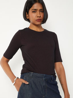 max - Black Stripes Round Neck T-Shirt