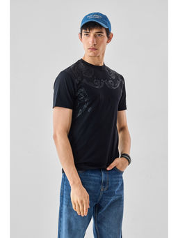 Snitch - Black Printed Embossed Slim Casual T-Shirt