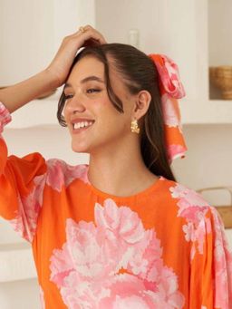 AURA STUDIO - Selene Curved Hoop Earrings