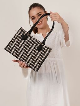 Fabbhue - Beige Women's Checked Jacquard Large Shoulder Bag with Detachable Strap