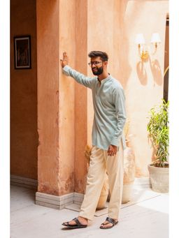DRAGIT - Men Green Linen Blend Solid Kurta with Pant