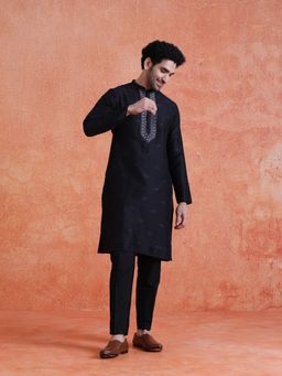 KISAH - Black Embroidered Full Sleeves Kurta