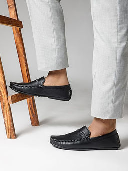 Cantabil - Men Black Solid Lightweight Casual Loafers
