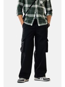 Snitch - Men Black Solid Relaxed Fit Casual Cargo Pant