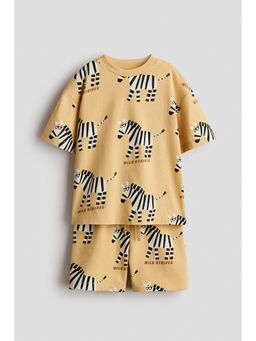 H&M - Boys Yellow 2-piece T-shirt and sweatshorts set