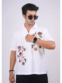 Eszett - Men White Floral Casual Shirt