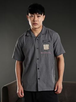 Eszett - Men Black Checks Half Sleeves Casual Shirt