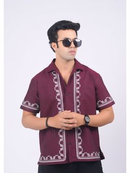 Eszett - Men Wine Printed Half Sleeves Casual Shirt
