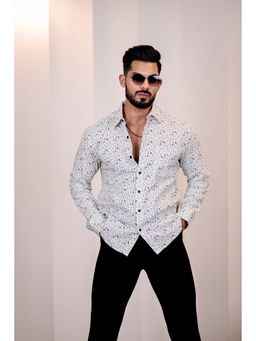 Eszett - Men Green Linen Abstract Casual Shirt