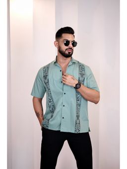 Eszett - Men Green Cotton Graphic Casual Shirt
