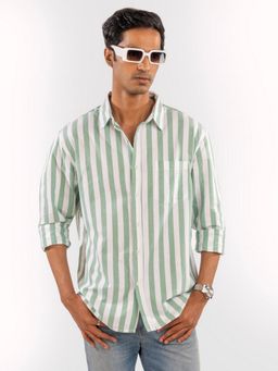 Eszett - Men Green Cotton Stripes Casual Shirt