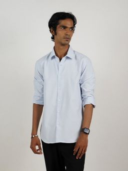Eszett - Men Blue Cotton Solid Casual Shirt