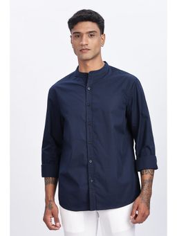 Eszett - Men Navy Blue Cotton Solid Casual Shirt