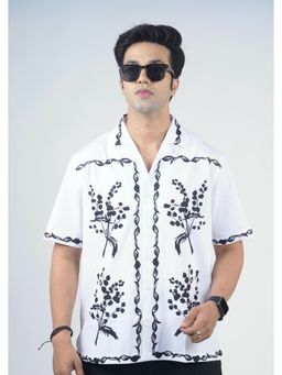 Eszett - Men Floral White Half Sleeves Casual Shirt
