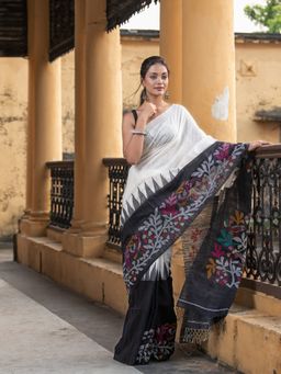 Angoshobha - White & Black Silk Matka Solid Body Handwoven Jamdani Saree with Unstitched Blouse