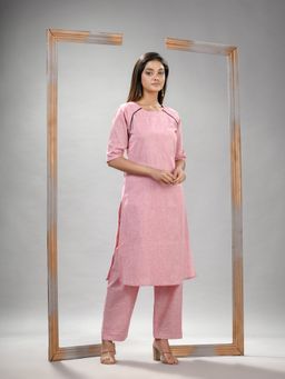 Angoshobha - Crepe Pink Cotton Bengal Handwoven Kurta (Set of 2)