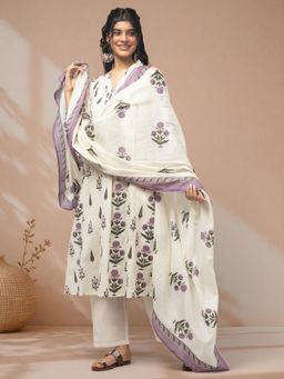 LABEL MAE - Ivory Floral Printed Kurta with Pant and Dupatta