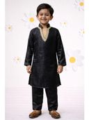 Black color option, Currently selected