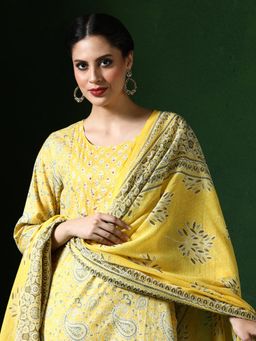 Jaipur Kurti - Floral Embroidered Straight Pure Cotton Kurta and Pant and Dupatta (Set of 3)