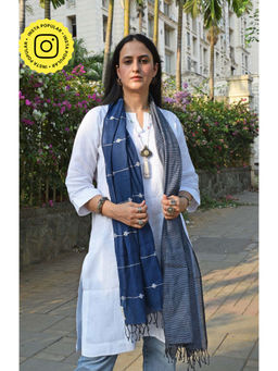 HOUSE OF MOXA - Navy Blue Handwoven Jamdani Dupatta